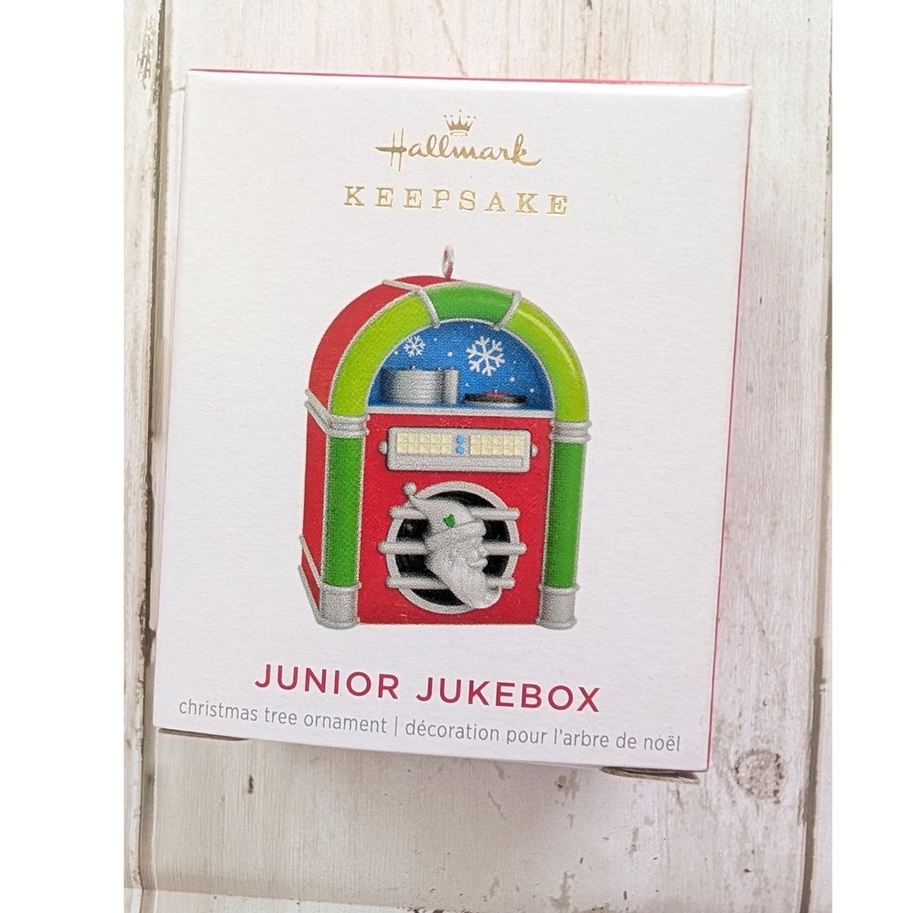 Hallmark 2021 Junior Jukebox Mini Ornament Plays Music Carol of‎ the Bells